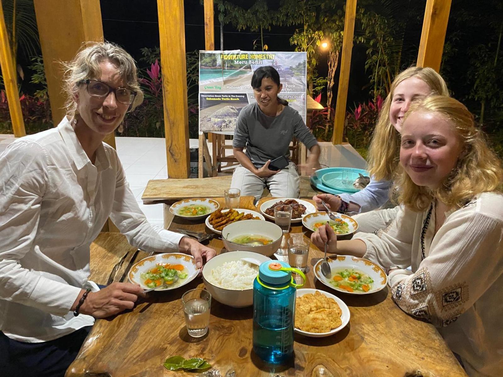 Adventure Turtle Homestay Meru Betiri Sarungan Eksteriør billede